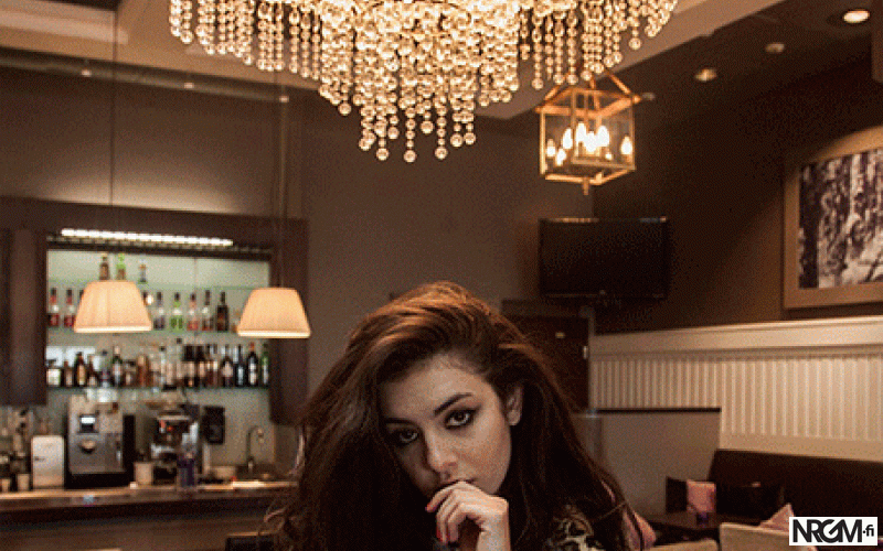 Giffaa hei! #414: Charli XCX