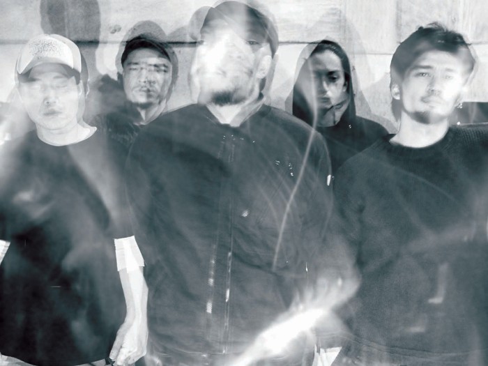 Envy ja, suokaa anteeksi, ilmeisen "höyryissä" otettu promokuva.