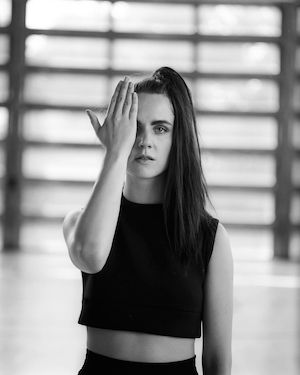 Jännittävästä lettinipusta moderniin design-kuontaloon: 7 olennaisinta MØ-poninhäntää