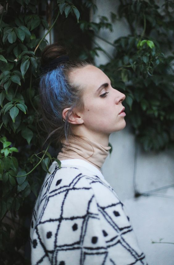 Jännittävästä lettinipusta moderniin design-kuontaloon: 7 olennaisinta MØ-poninhäntää