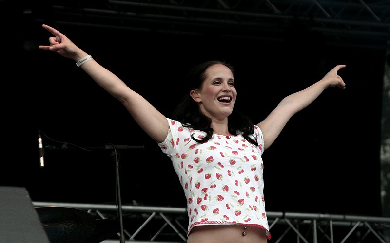 #105 Maija Vilkkumaa – Totuutta ja tehtävää (2001)