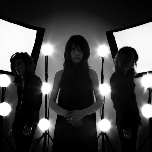 Viisi nousevaa aurinkoa j-rockin ulkopuolelta