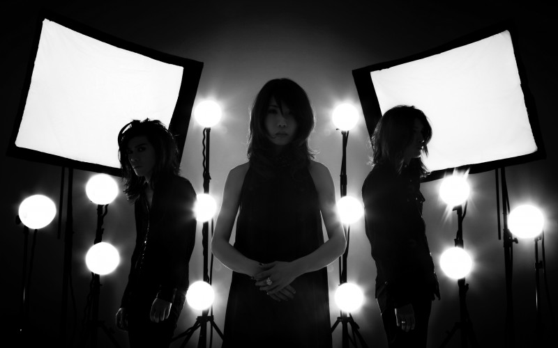 Viisi nousevaa aurinkoa j-rockin ulkopuolelta