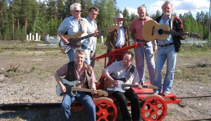 Tilastojen outolinnut – kahdeksan kummallista albumimenestyjää