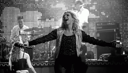 Giffaa hei! #453: Krista Siegfrids