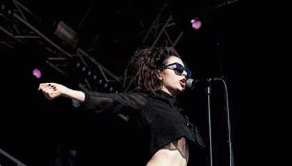 Giffaa hei! #473: Charli XCX