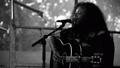 Giffaa hei! #156: Mirel Wagner