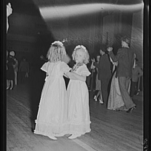 Arvo Nuotio – Mutta tytöt vasta tanssiikin