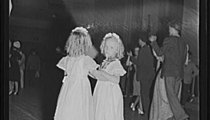 Arvo Nuotio – Mutta tytöt vasta tanssiikin