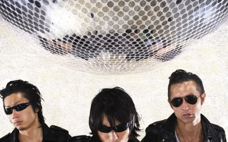 Small talk: vieraana Guitar Wolf