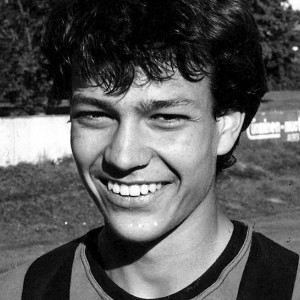 Pistä pallo maaliin! 2000-luvun suomalaiset futisbiisit