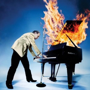 Varjojen mailta parrasvaloihin – 11 veteraanien virkeää albumia