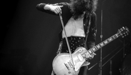 Viisi kaikkien aikojen kovinta jousikitarabiisiä