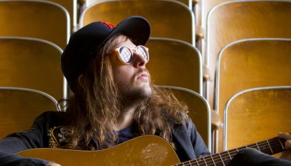 Small talk: vieraana Kyle Thomas (King Tuff)