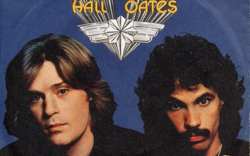 #25 Daryl Hall & John Oates – Rich Girl