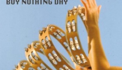 #31 Alkuvuoden ihanin neliminuuttinen – The Go! Team: Buy Nothing Day