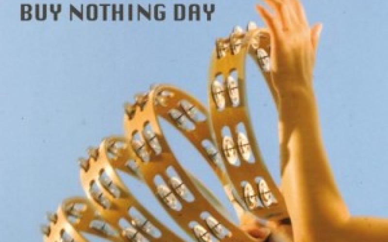 #31 Alkuvuoden ihanin neliminuuttinen – The Go! Team: Buy Nothing Day