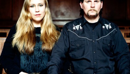 Small talk: vieraana Earth-yhtyeen Adrienne Davies