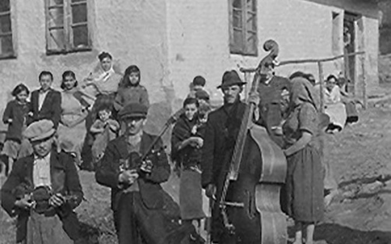 Mustalaiseks' olen syntynyt