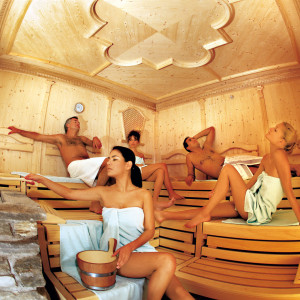 Kuka, mitä saunassa veteli – 5 löylyisintä saunomisesta kertovaa kappaletta