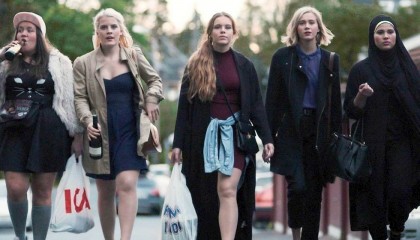 ”Miksi suomalaisissa sarjoissa soi niin paska musa? Miksi Skamissa soi niin hyvä musa?” – 6 kysymystä ja vastausta tv-sarjojen biisivalinnoista