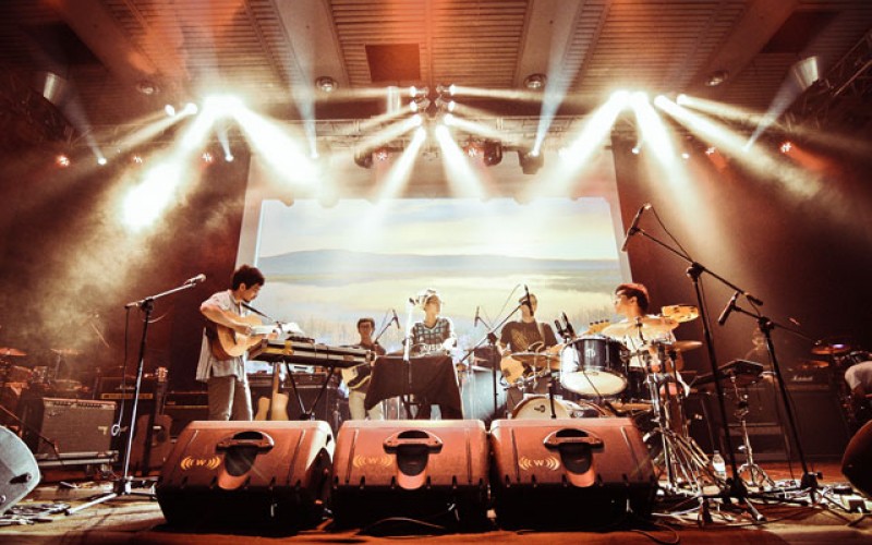 Small talk: vieraana Remedy (The Trees and The Wild)