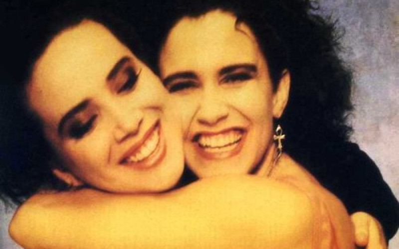 #23 Wendy & Lisa – Waterfall